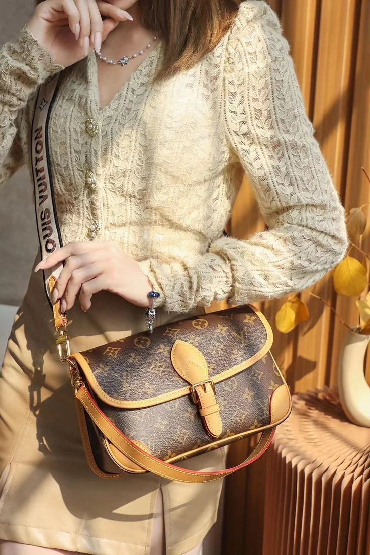 Lady Di crossbody classic