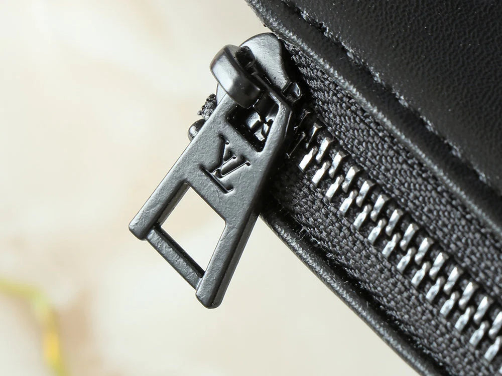 Uptown crossbody - Blacked Out